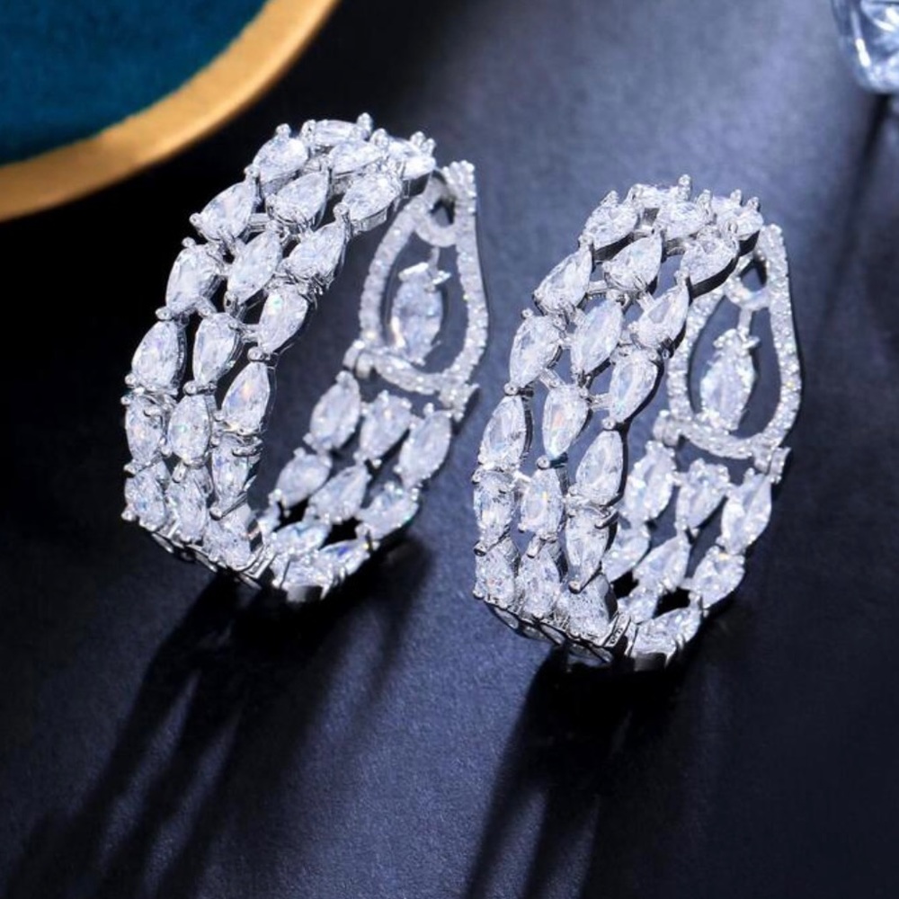 New elegant round big chunky earrings